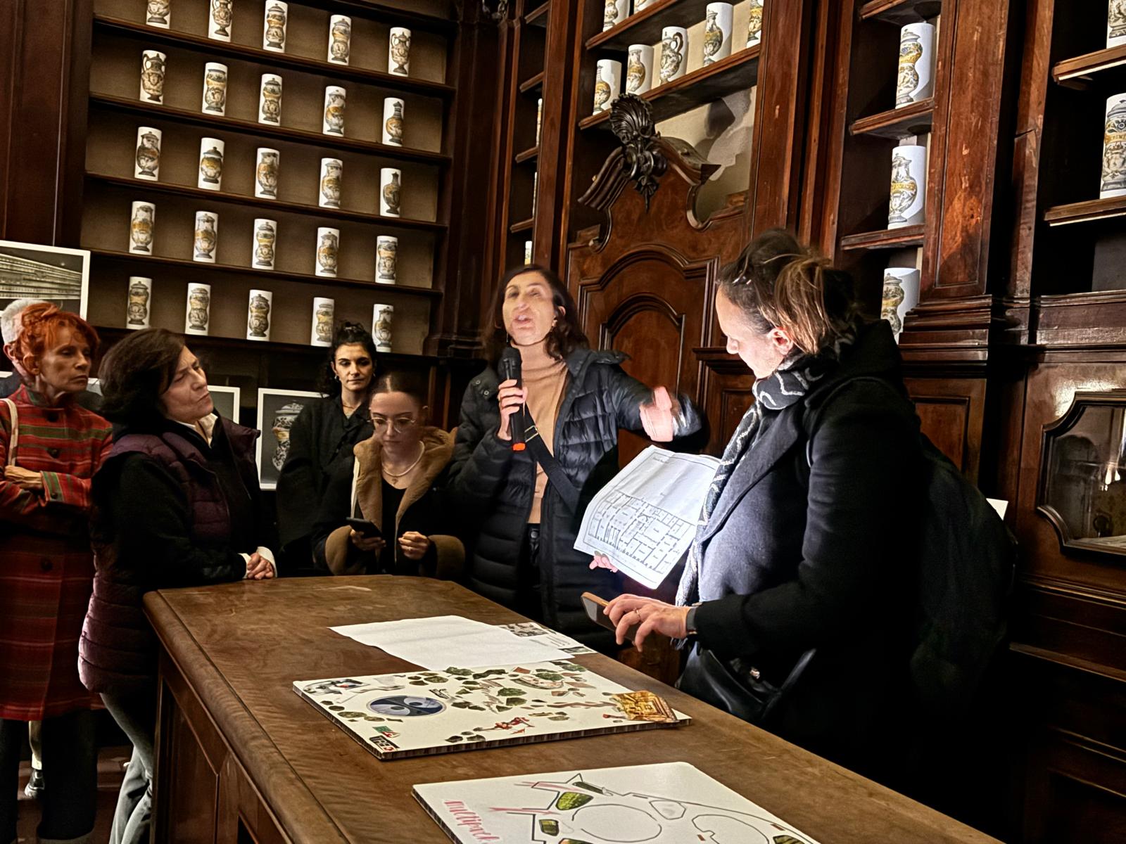 All'interno dell'ex farmacia